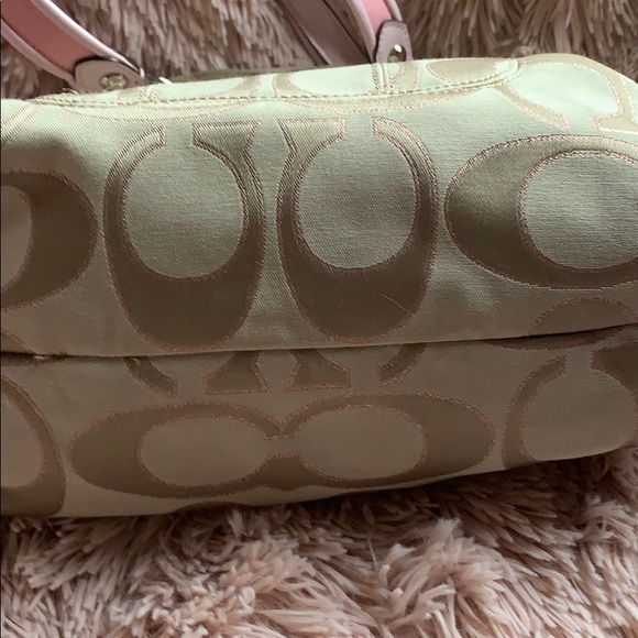 Coach handbag with detachable crossbody strap. - Picture 5 of 9